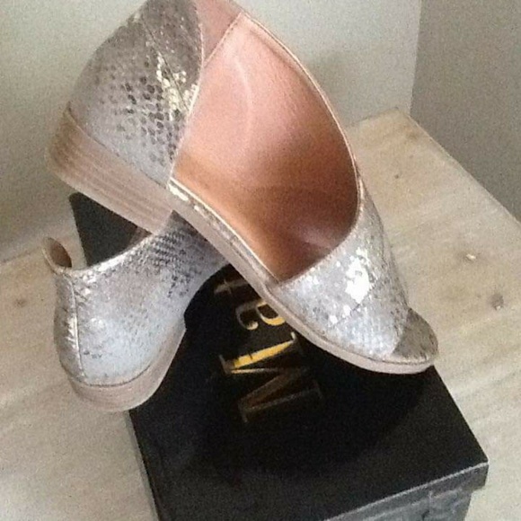 Shoes - Picture 3 of 3